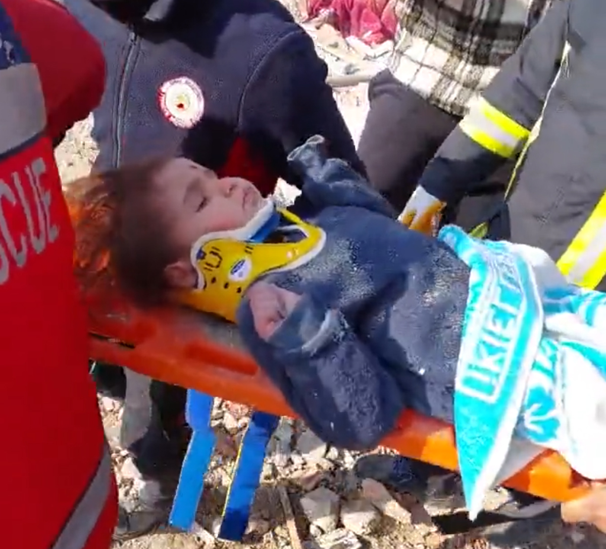 M�jdeyi Bakan Koca verdi: 150 saat sonra kurtar�ld�