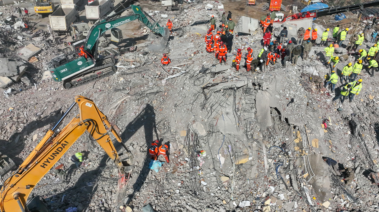 Gaziantep'te depremde y�k�lan sitenin in�aat m�hendisi Afyonkarahisar'da yakaland�