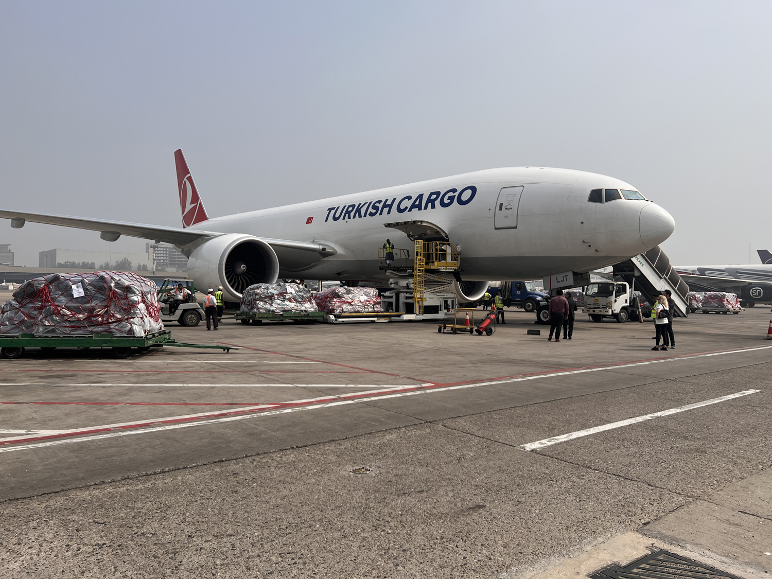 Banglade�liler, T�rkiye'deki depremzedelere yard�m i�in seferber oldu