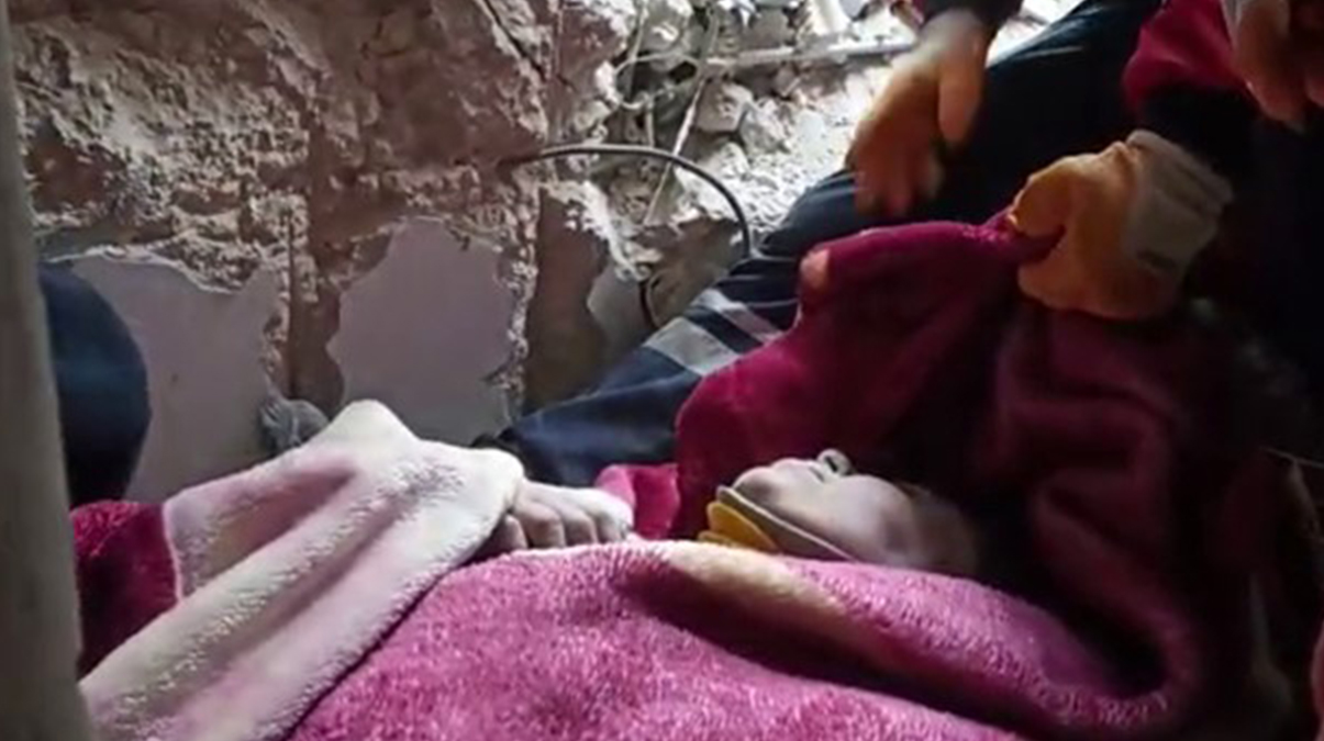 Depremin 8. g�n�... Umut bitmedi: 175'inci saatte sa� ��kar�ld�