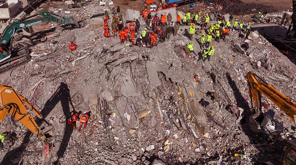 Gaziantep'ye y�k�lan 25 binayla ilgili soru�turmada 5 ki�i tutukland�