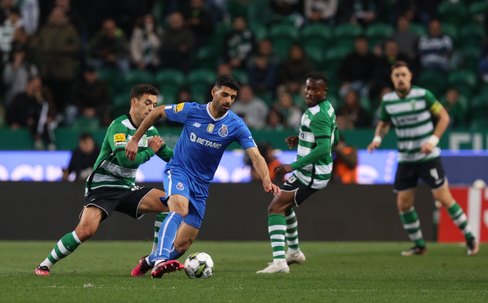Porto, Sporting Lizbon'u 2 golle yendi