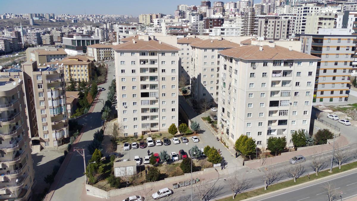 Hi�biri zarar g�rmemi�ti... 24 TV afet b�lgesindeki TOK� konutlar�na girdi