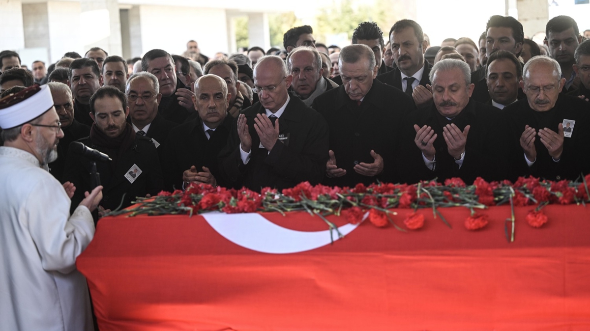 Cumhurbakan Erdoan, Deniz Baykal iin dzenlenen cenaze trenine katld