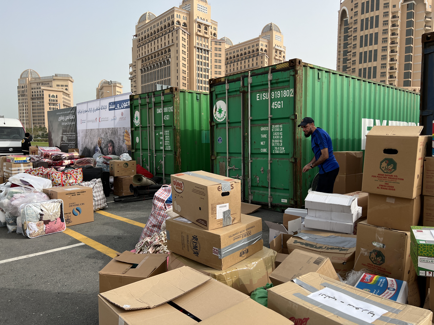 Katar, T�rkiye ve Suriye'deki depremzedeler i�in nakdi ve ayni yard�mlara devam ediyor