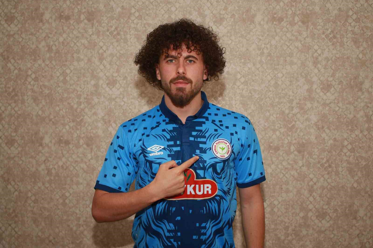 Rizespor, Yeni Malatyaspor'dan Og�n �z�icek'i kiralad�