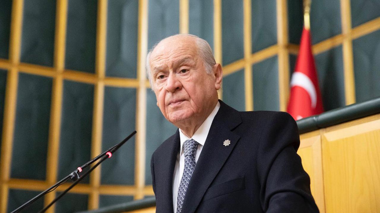 Bah�eli'den 'T�rkiye Tek Y�rek' payla��m�: Biz de elimizi ta��n alt�na koyuyoruz