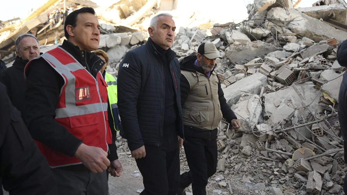 Bakan Ersoy deprem blgesi Hatay'da incelemelerde bulundu