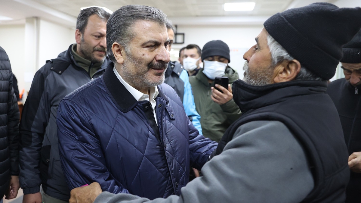 Bakan Koca, 261'inci saatteki kurtuluun duygusal anlarn paylat