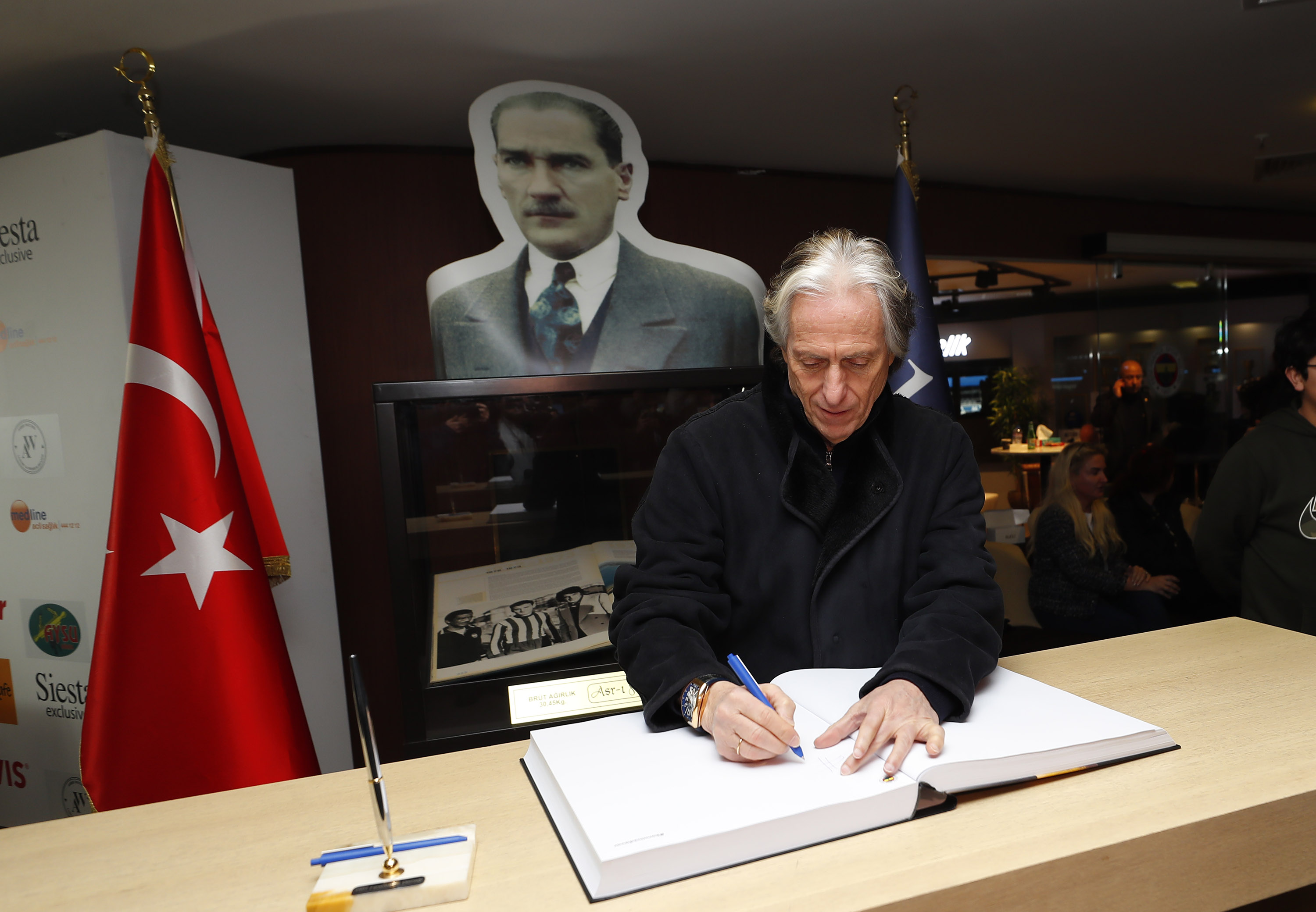 Jorge Jesus: Hepimizin elinden geldi�ince yard�mc� olmas� �ok �nemli