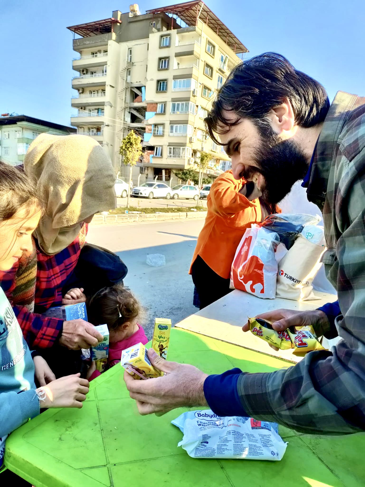 T�GVA Genel Ba�kan Yard�mc�s� Sarman: Hatay'da ac� dinene kadar �ehirde kalmaya devam edece�iz