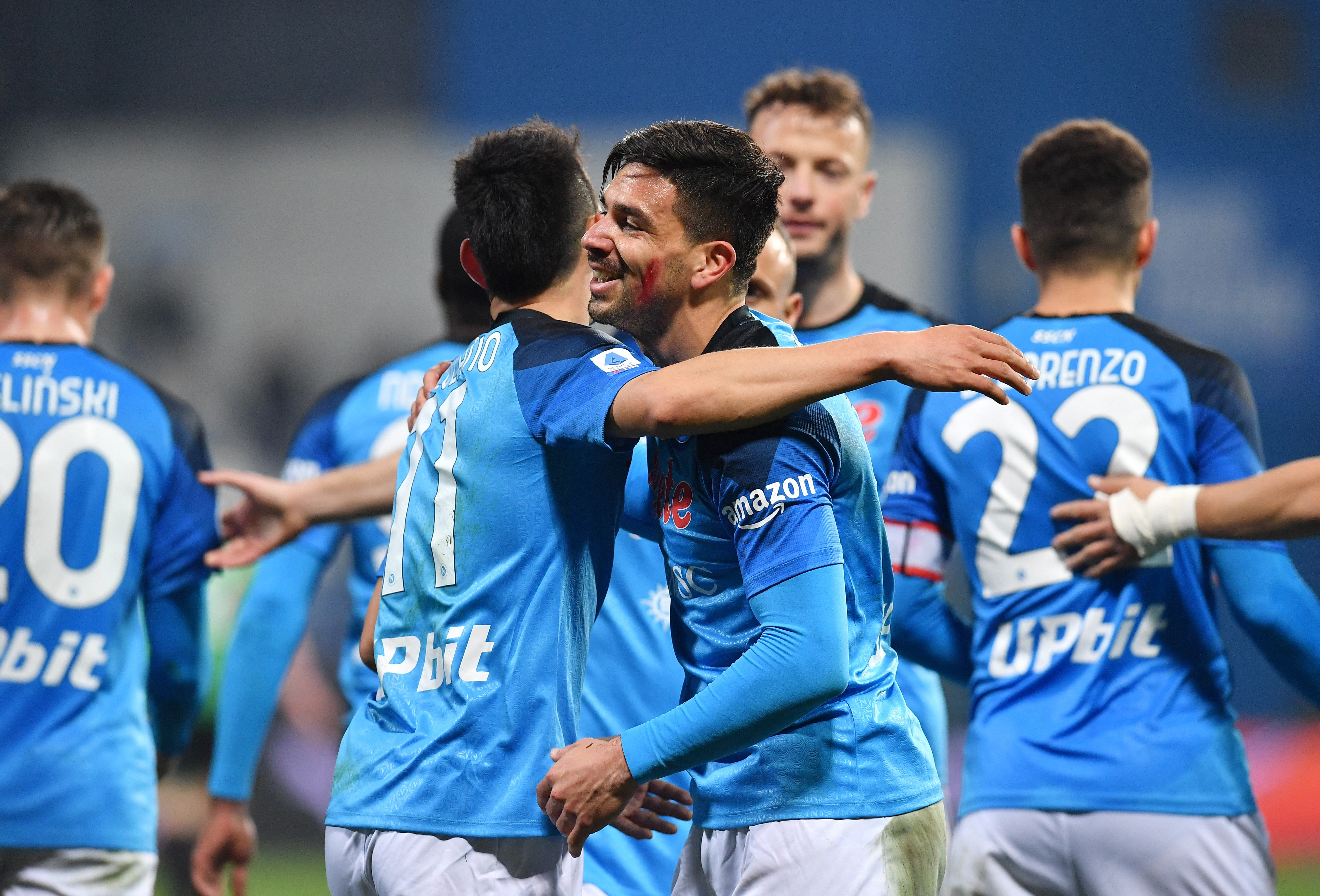 Napoli deplasmanda 3 puan� 2 golle ald�