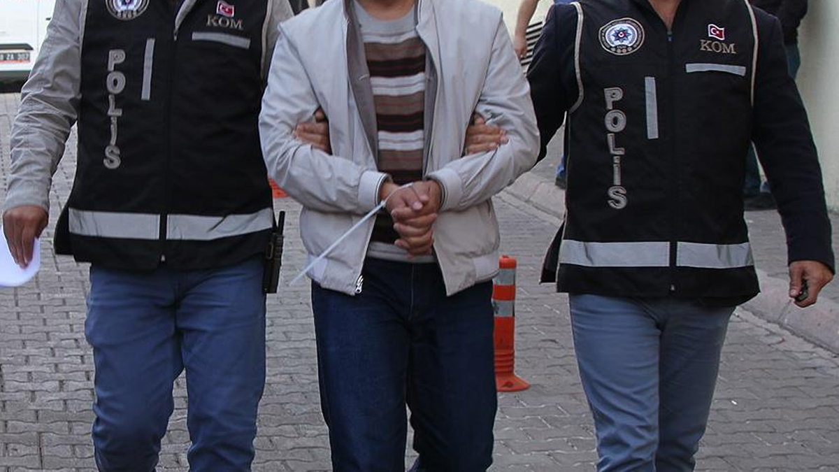 Huzur Apartman�'n�n m�teahhidi Y�ld�ray Varki �stanbul Havaliman�'nda yakaland�