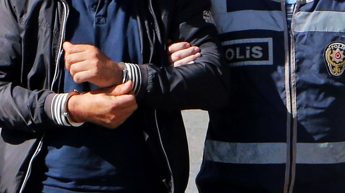 �slahiye'de depremde y�k�lan binalara ili�kin 7 ��pheli tutukland�