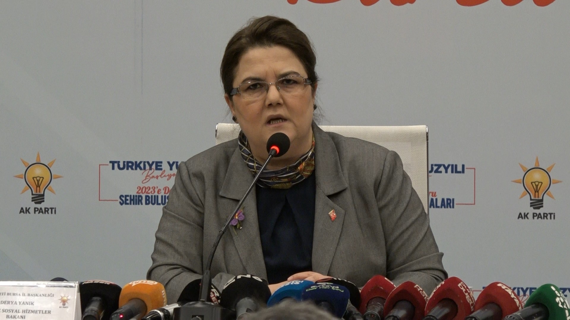 '�nsanlar�n sinir u�lar�na dokunmak, k��k�rtmak olmaz'