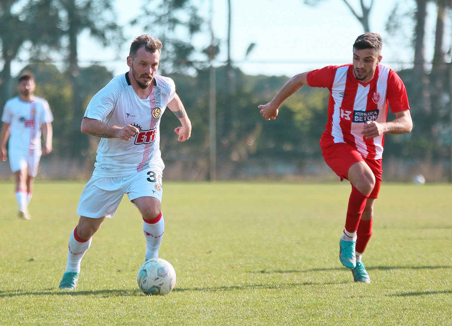 Eski�ehirspor haz�rl�k ma��nda Kumluca Belediyespor'a yenildi