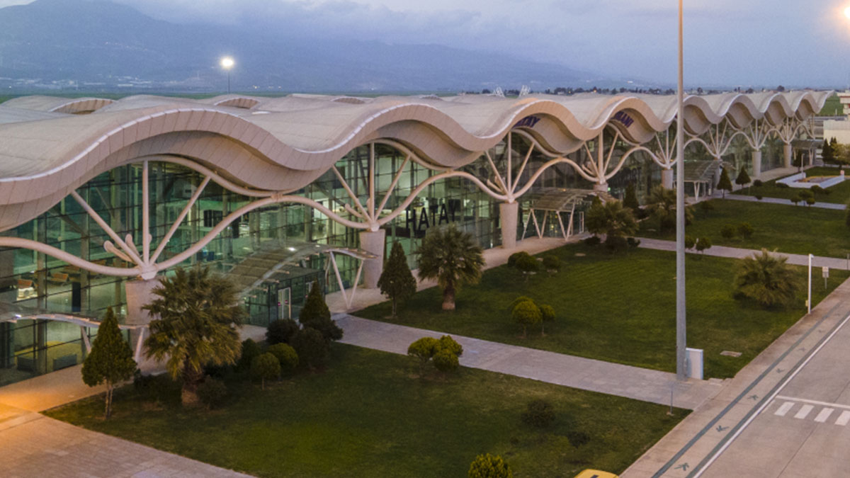Hatay Havaliman� hizmete devam ediyor