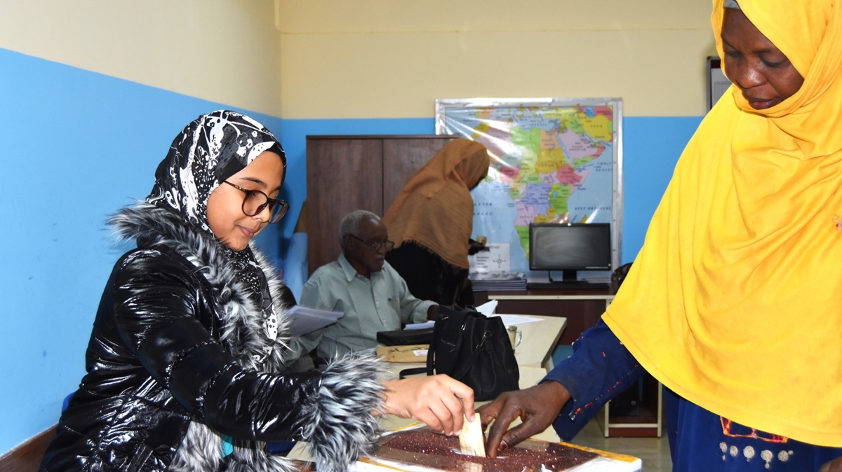 Sudan'da depremzedeler iin yardm kampanyas balatld  
