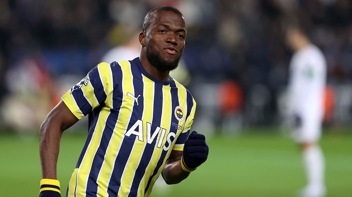 Enner Valencia Fenerbah�e'den ayr�l�yor! �mzay� att�...
