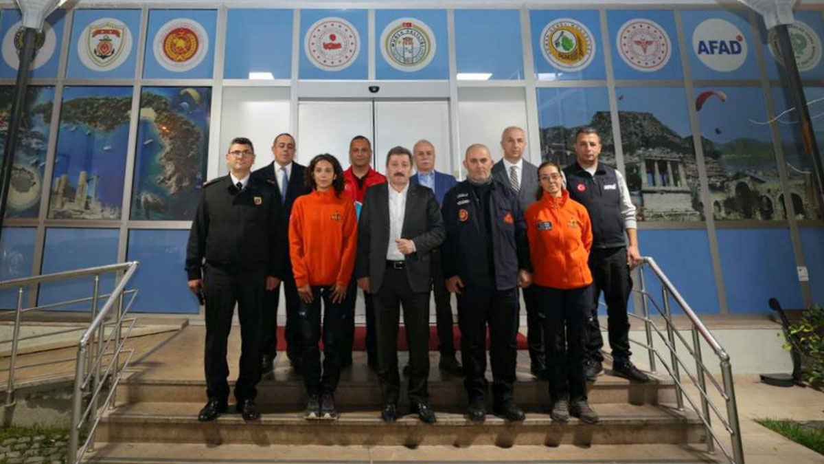 Mu�la Valisi Tavl�, hayat kurtaran ekiple bir araya geldi