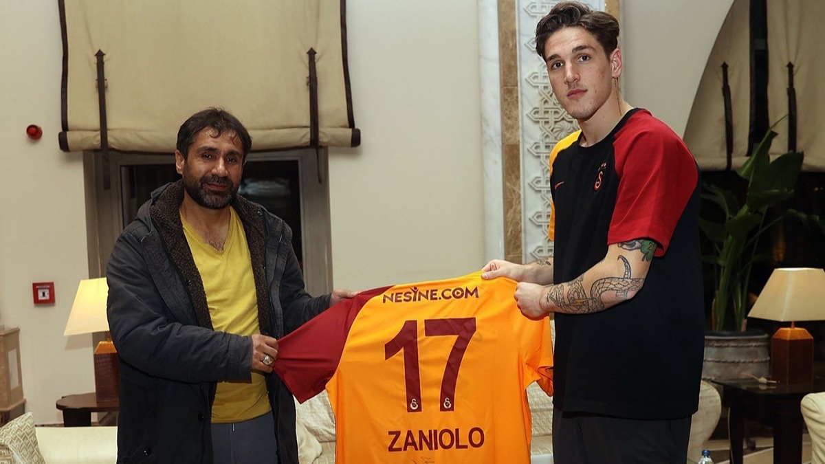 Galatasaray, depremde vefat eden Muhammed Emin zkan'n babasn Antalya kampnda konuk etti