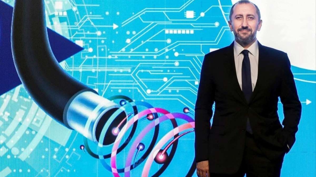 Trk Telekom CEO'su mit nal: Depremden etkilenmeyen blgelerden 1.400 alanmz blgeye ynlendirdik