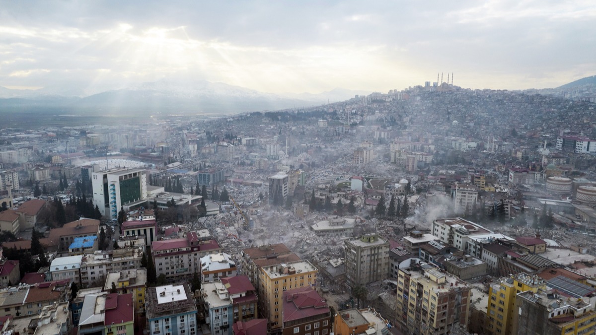 Depremde yklan binann ruhsatnda imzas bulunan belediye bakanlaryla ilgili emsal karar!