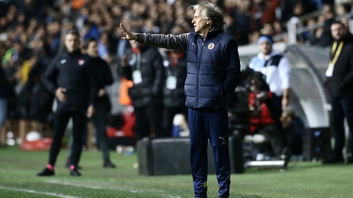 Fenerbahe'de Jorge Jesus krizi! Reddetti...