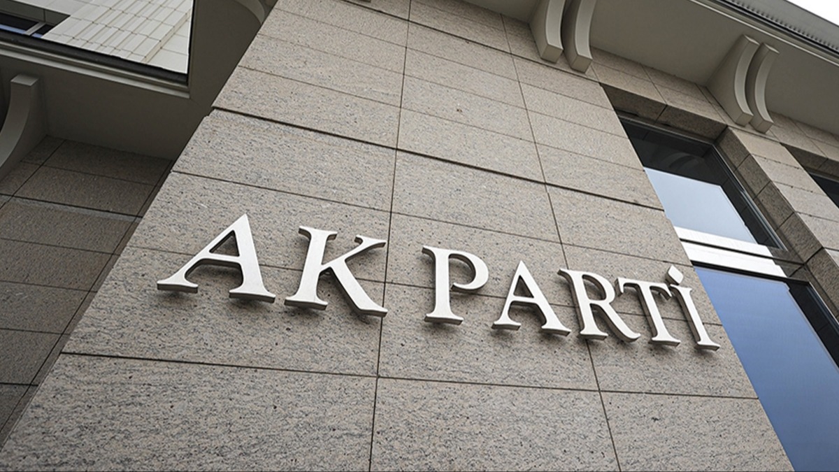 AK Parti'de 5 il bakanlna yeni atama