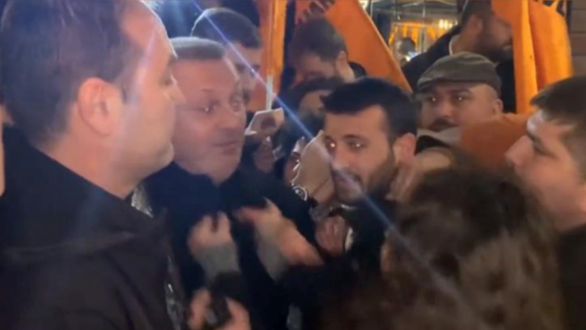 Ankara'da provokasyon: Halkevleri Genel Bakan Nebiye Merttrk polise saldrd