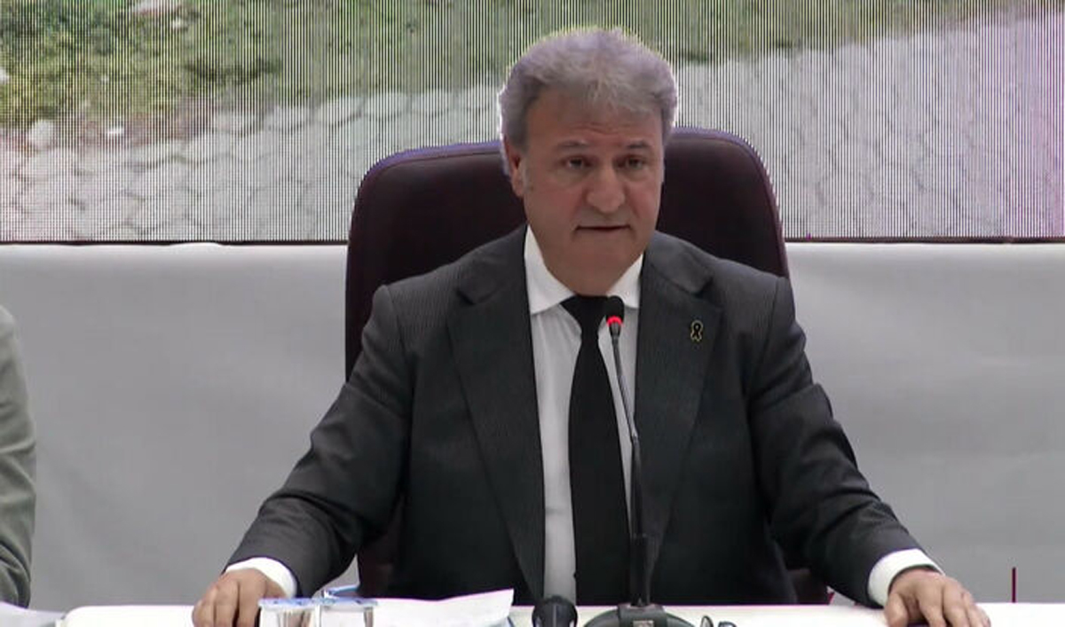 'Asr�n felaketi'ni k���mseyen partisini ele�tirdi: Kimse devletimize laf atmas�n