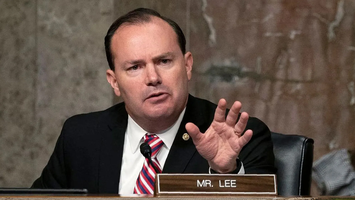 Mike Lee'nin ki�isel hesab� ask�ya al�nd�
