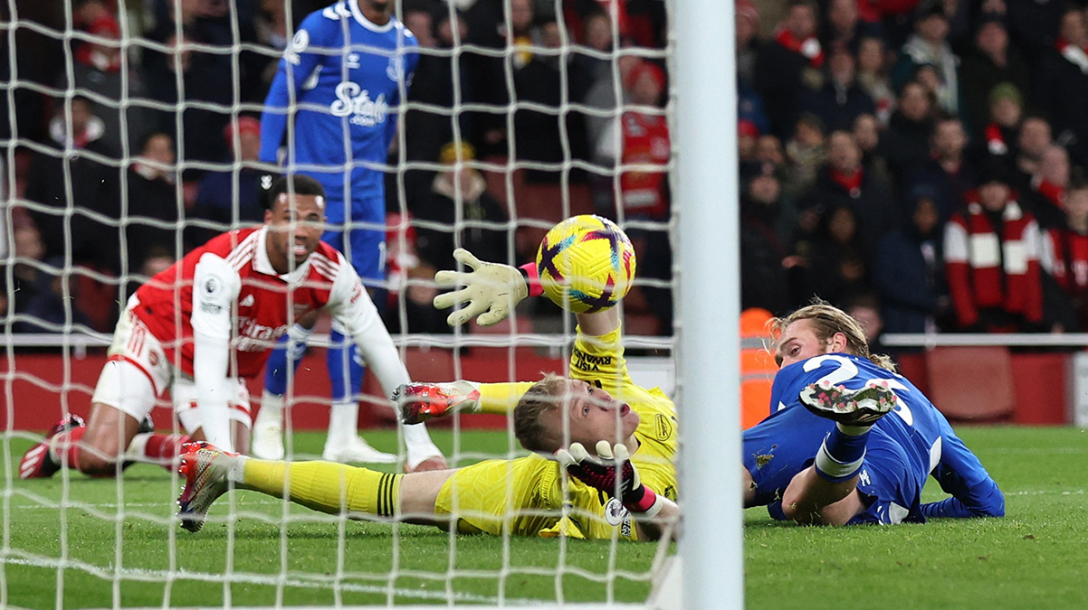 Premier Lig'de Arsenal aray� a��yor