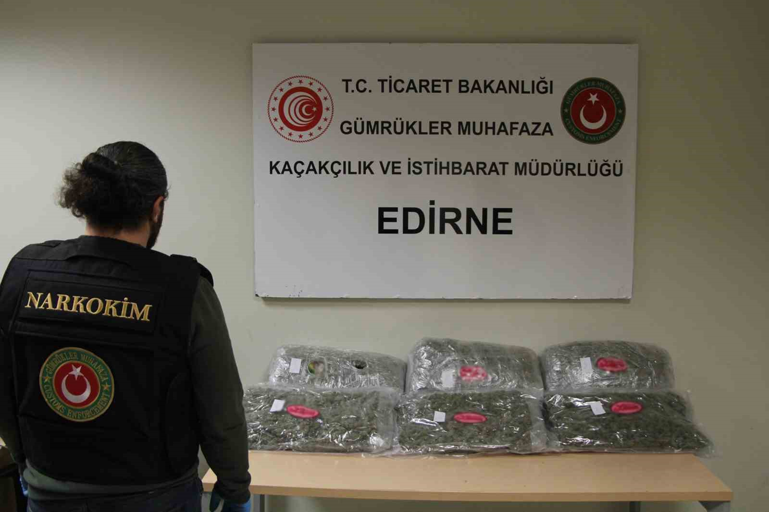 13 kilogram esrar ele ge�irildi