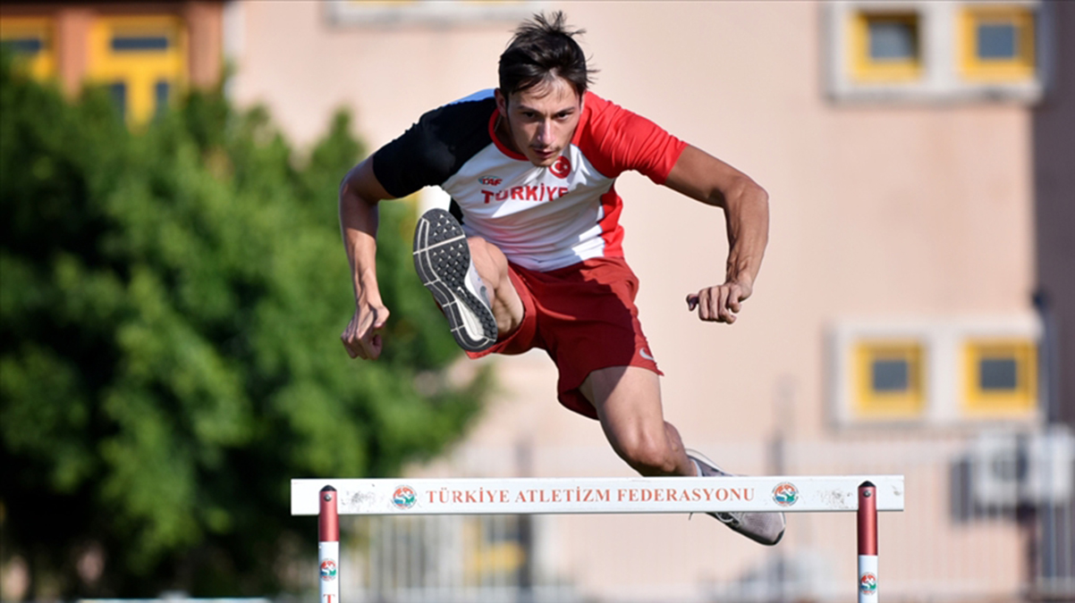 Mikdat Sevler 60 metre engellide finale kalamad�