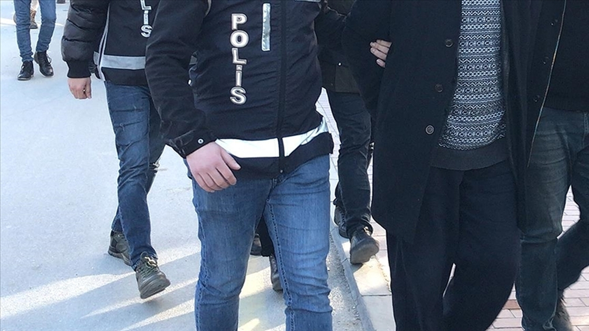 93'� m�teahhit... Deprem soru�turmalar�nda tutuklananlar�n say�s� 247'ye y�kseldi