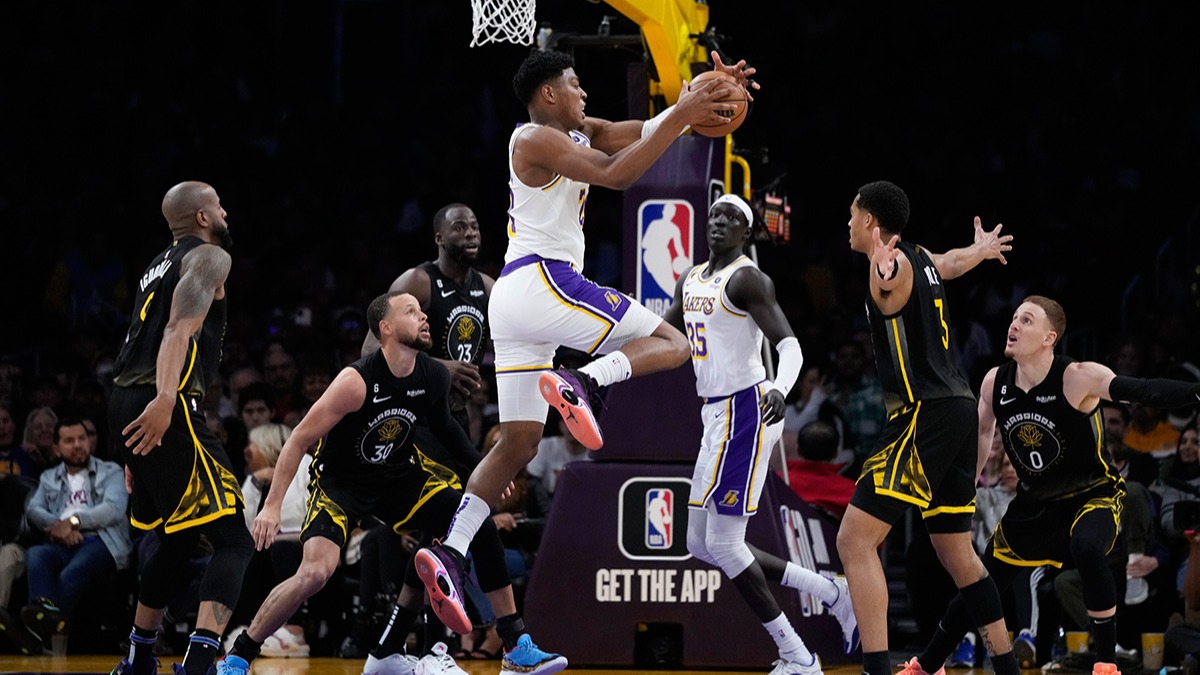 Lakers, LeBron'un yokluunda Golden State'i devirdi