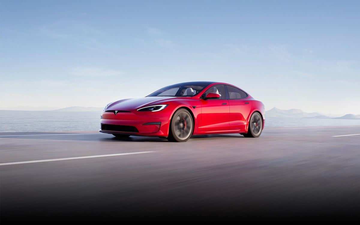 Tesla, iki elektrikli ara modelinin fiyatlarnda indirime gitti