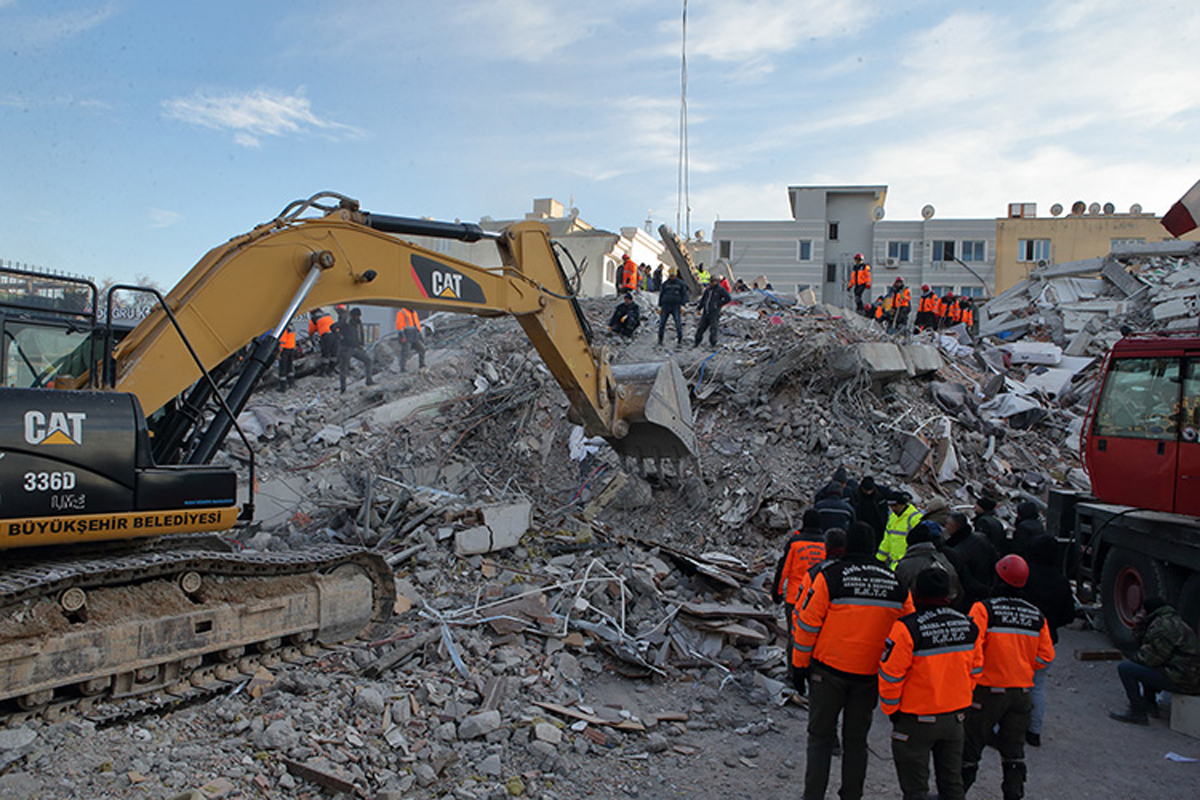 Depremden etkilenen illerdeki 217 bin 246 ��rencinin istedikleri illere nakli yap�ld�