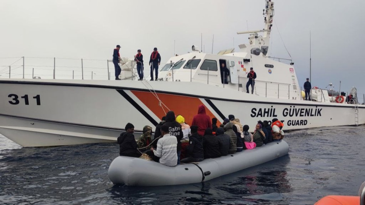 Aydn'n Kuadas ilesi aklarnda 35 dzensiz gmen kurtarld