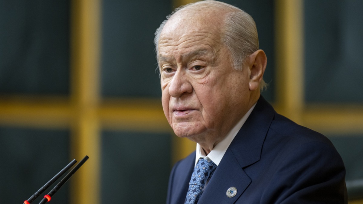 Baheli'den 'Altl Masa' yorumu! Akener'e zehir zemberek szler: Yine satacak