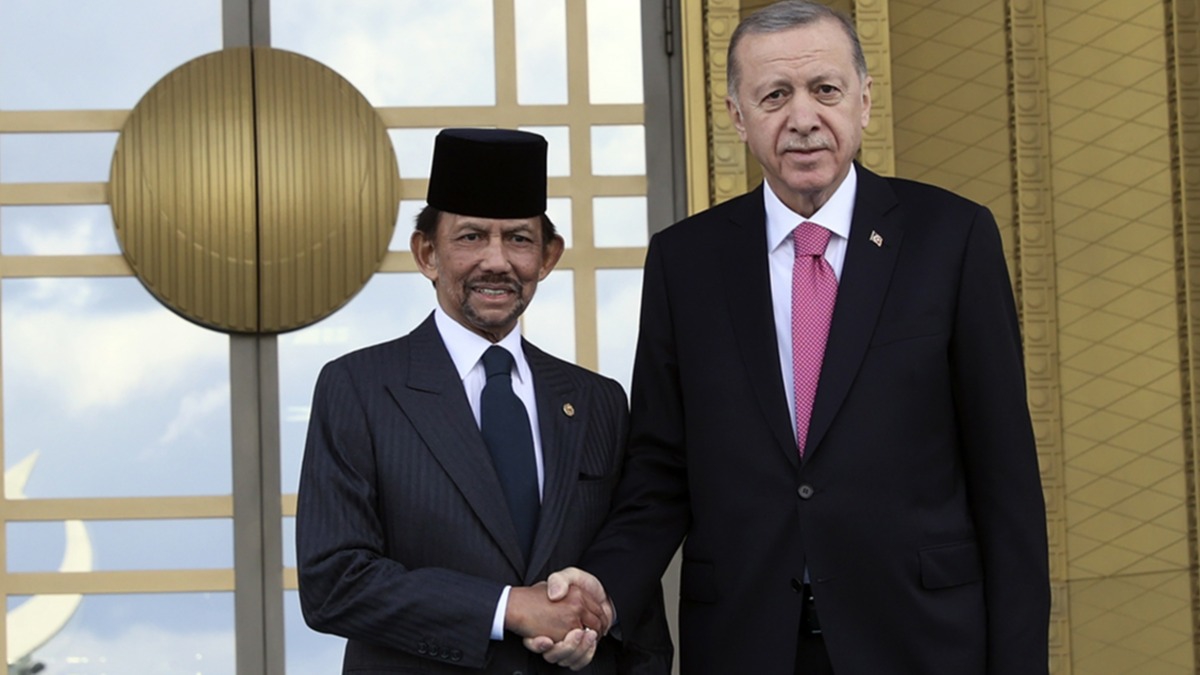 Brunei Sultan Waddaulah Ankara'da...  Bakan Erdoan'dan resmi karlama