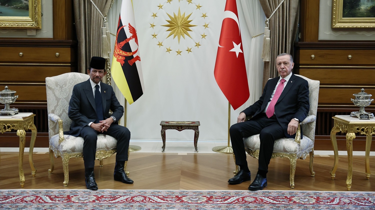 Cumhurbakan Erdoan, Brunei Darusselam Sultan Waddaulah onuruna yemek verdi 