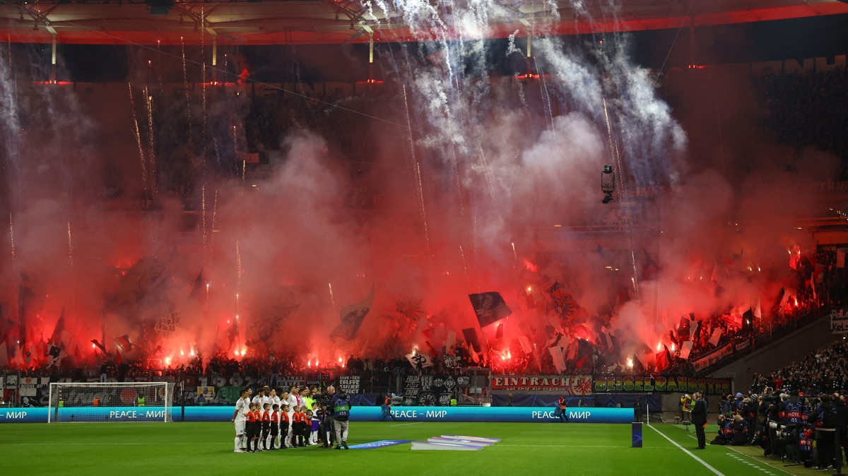 Napoli mana Eintracht Frankfurt taraftarlar alnmayacak