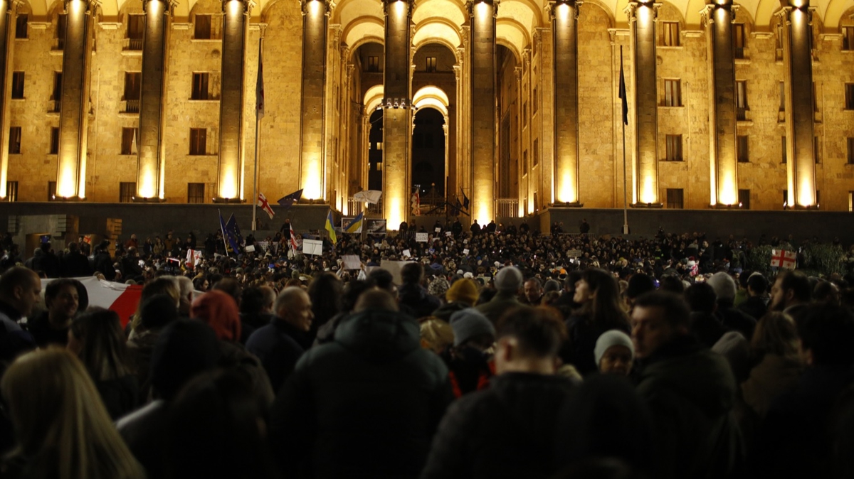 Grcistan'da Parlamentosu nndeki protestoya gvenlik gleri mdahale etti 