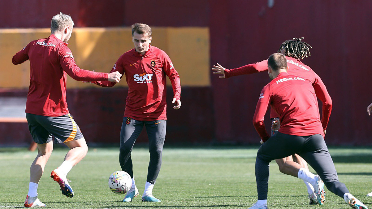 Galatasaray'da Kas�mpa�a mesaisi