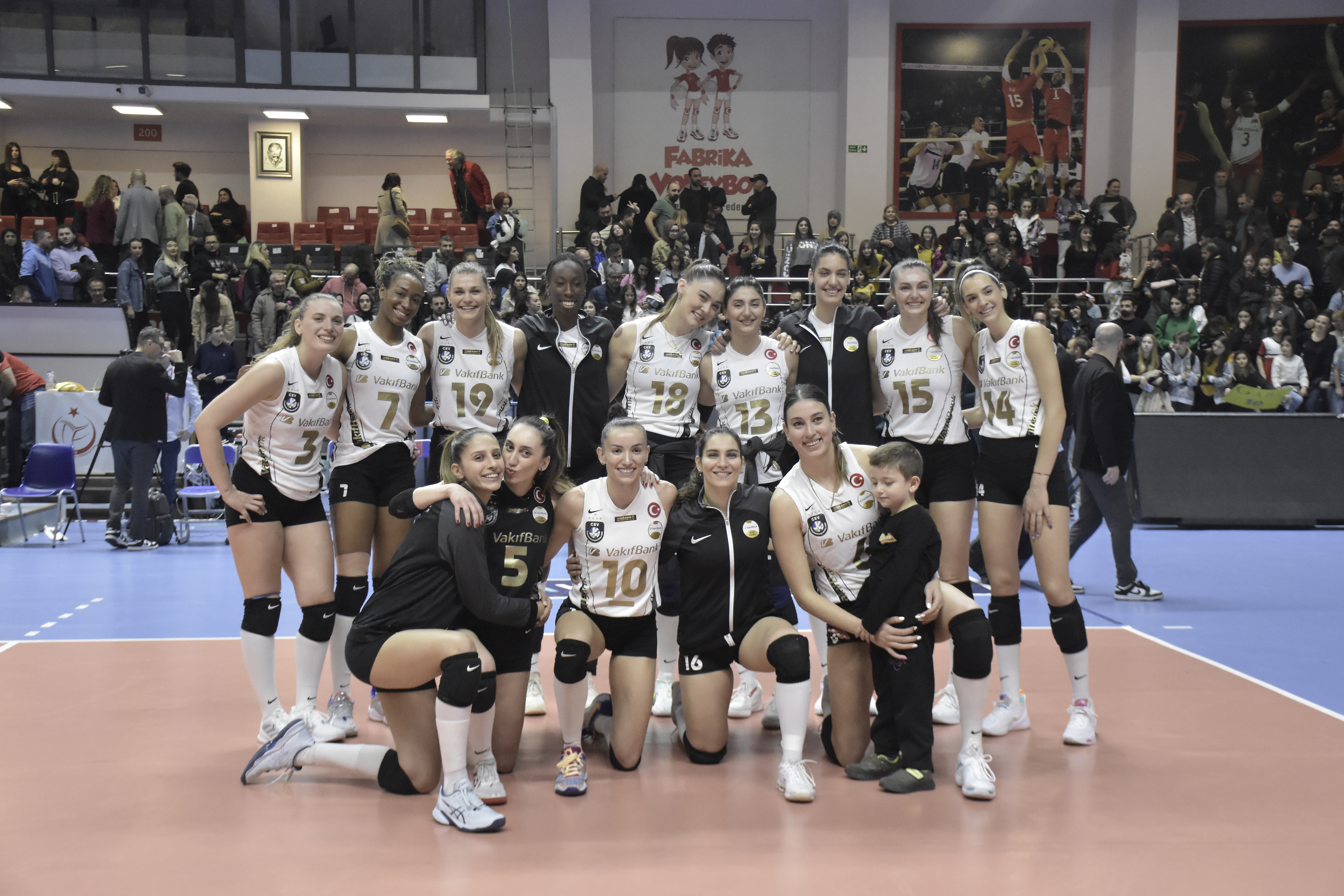 Vak�fBank, Nil�fer Belediyespor'a set vermedi