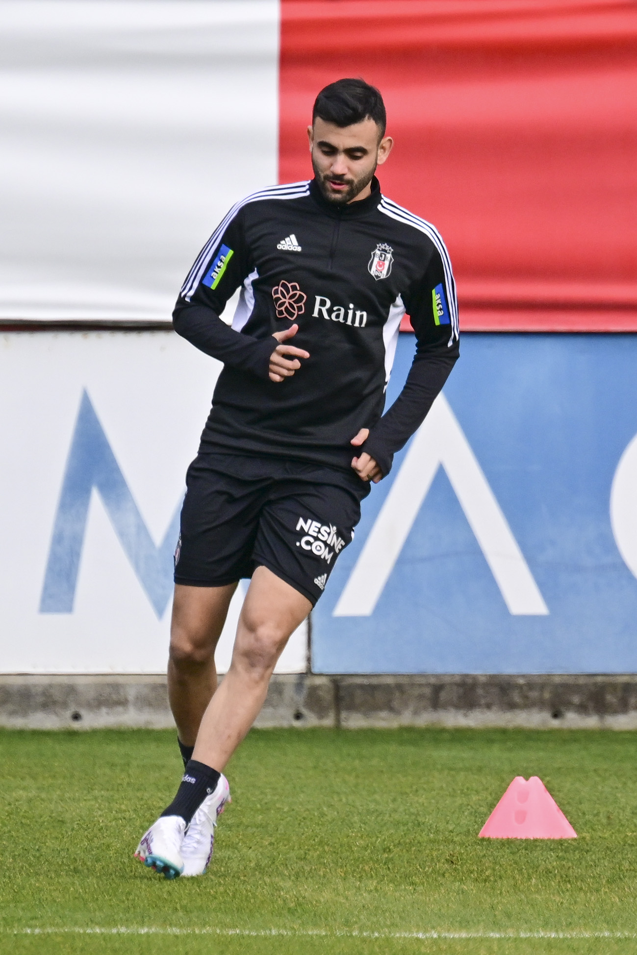 �enol G�ne�'ten Rachid Ghezzal a��klamas�