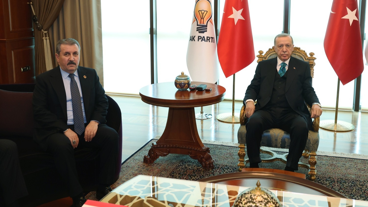 Cumhurbakan Erdoan'la gren BBP Lideri Destici'den ilk aklama