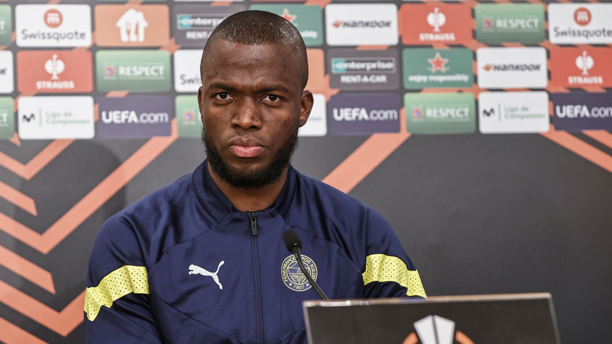 Enner Valencia'y� resmen a��klad�lar! Transferi duyurdular...